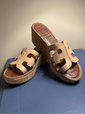 Sam Edelman Tan Slide Sandals - Slip-On Casual Comfort